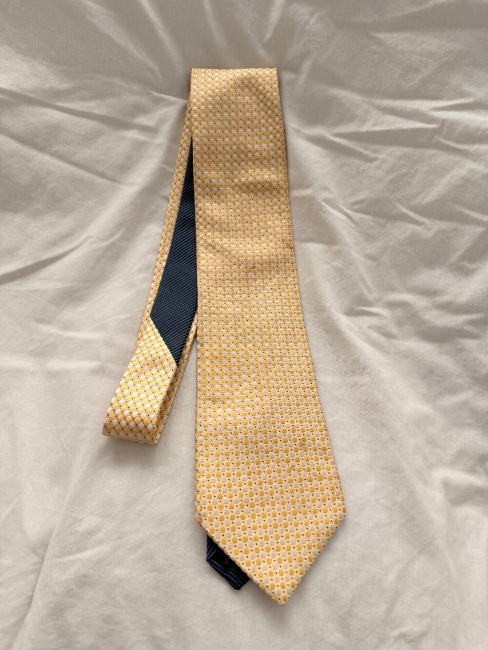 Tommy Hilfiger Vintage Dapper Yellow Silk Polka Dotted Pattern Necktie
